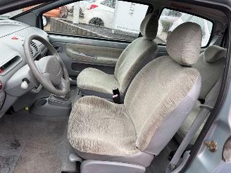 Renault Twingo 1.2-16V Privilège picture 9