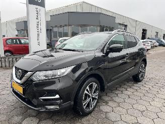 skadebil auto Nissan Qashqai 1.3 MHEV AUTOMAAT Xtronic Business Premium 2021/2