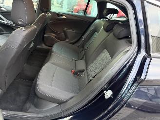 Opel Astra Sports Tourer 1.0 Turbo 120 Jaar Edition picture 11