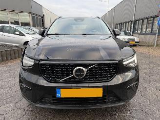 Volvo XC40 2.0 B4 Plus Dark picture 2