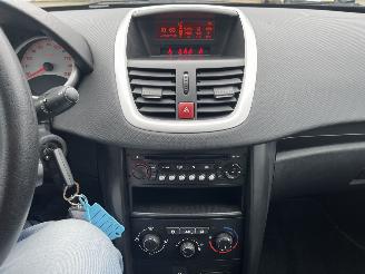 Peugeot 207 1.4 VTi Style picture 17