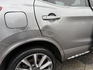 Nissan Qashqai 1.3 DIG-T Tekna picture 14