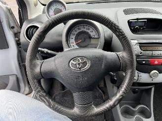 Toyota Aygo 1.0-12V + picture 13