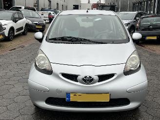 Toyota Aygo 1.0-12V + picture 2