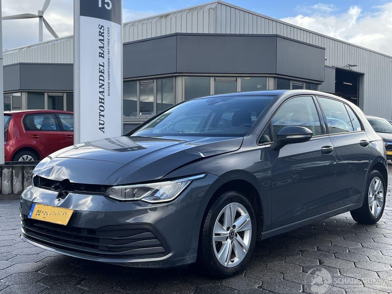 Volkswagen Golf 1.0 eTSI Life