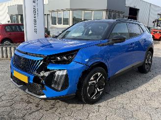 Peugeot 2008 1.2 Hybrid 136 GT picture 3