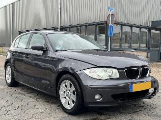 Voiture accidenté BMW 1-serie 118i High Executive 2005/4