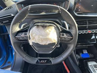 Peugeot 2008 1.2 Hybrid 136 GT picture 17