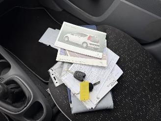 Peugeot 107 1.0-12V XS picture 23