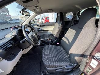 Toyota iQ 1.0 VVTi Aspiration picture 13