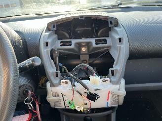 Peugeot 107 1.0-12V XR picture 17