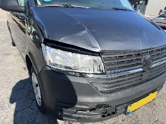 Volkswagen Transporter 2.0 TDI L2H3 28 picture 11