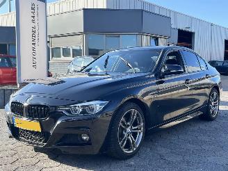 Schadeauto BMW 3-serie 320i Corporate Lease High Executive 2017/10