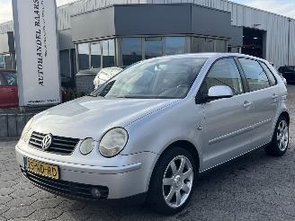 krockskadad bil auto Volkswagen Polo 1.4-16V 2003/8