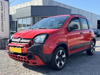 Vaurioauto  passenger cars Fiat Panda 1.0 Hybrid City Cross 2020/10