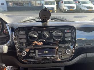 Volkswagen Up! 1.0 move up! BlueMotion picture 18