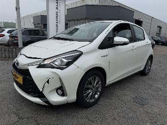 Schadeauto Toyota Yaris 1.5 Hybrid Dynamic 2018/12