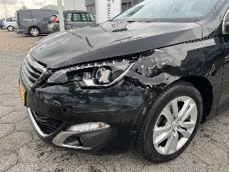 Peugeot 308 SW 1.2 PureTech Allure picture 10