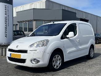 Schade bestelwagen Peugeot Partner 120 1.6 e-HDI L1 Navteq 2014/6