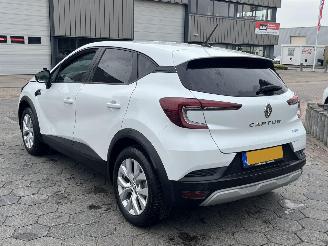 Renault Captur 1.6 E-Tech Hybrid 145 Zen picture 6