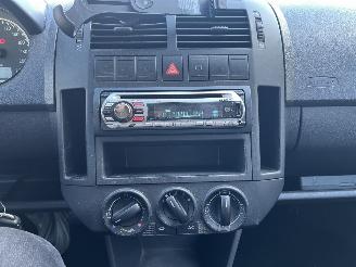 Volkswagen Polo 1.4-16V Comfortline picture 17