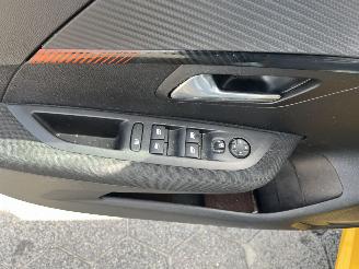 Peugeot 208 1.2 PureTech Active Pack picture 13