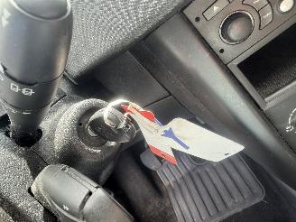 Peugeot 207 1.4 VTi Cool \'n Blue picture 22