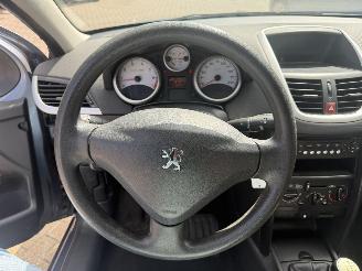 Peugeot 207 1.4 VTi Cool \'n Blue picture 18