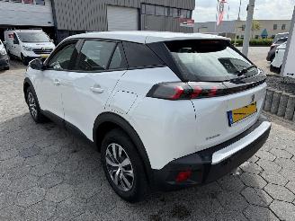 Peugeot 2008 1.2 PureTech Active picture 6