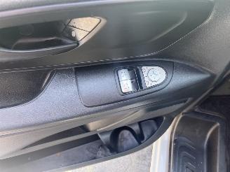 Mercedes Vito 111 CDI Lang Bestelauto van het Jaar editie picture 16