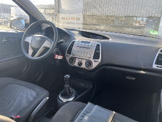 Hyundai I-20 1.2i Business Edition picture 11