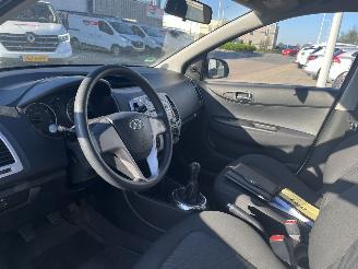 Hyundai I-20 1.2i Business Edition picture 14