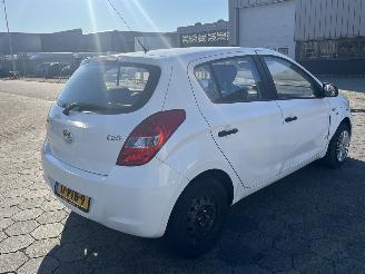 Hyundai I-20 1.2i Business Edition picture 4