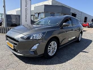 Vaurioauto  passenger cars Ford Focus Wagon 1.0 EcoBoost Active Business 2021/10
