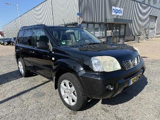 Nissan X-Trail 2.0 Columbia Style 2wd picture 3