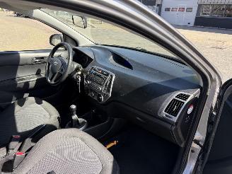 Hyundai I-20 1.2i i-Deal picture 15