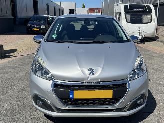 Peugeot 208 1.2 PureTech Blue Lease Executive picture 2