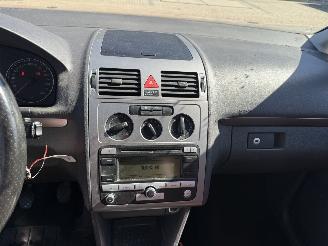 Volkswagen Touran 1.4 TSI Cross 7 Persoons picture 21