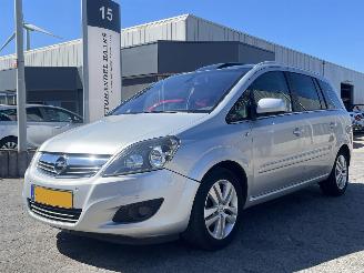 Unfallwagen Opel Zafira 1.8 Cosmo 2011/7