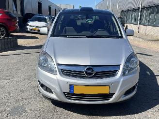 Opel Zafira 1.8 Cosmo picture 2