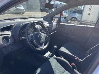 Toyota Yaris 1.0 VVT-i Aspiration picture 15