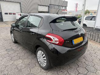 Peugeot 208 1.0 VTi picture 7
