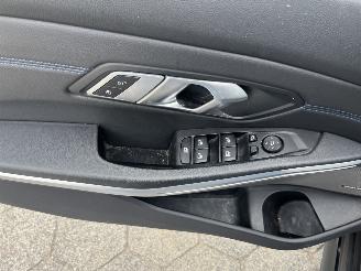 BMW 3-serie 330i High Executive AUTOMAAT picture 18