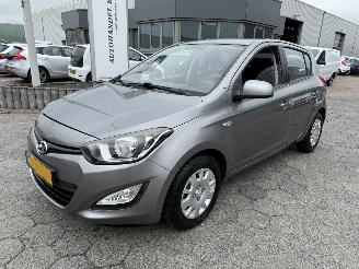 krockskadad bil auto Hyundai I-20 1.2i First Edition 2012/8