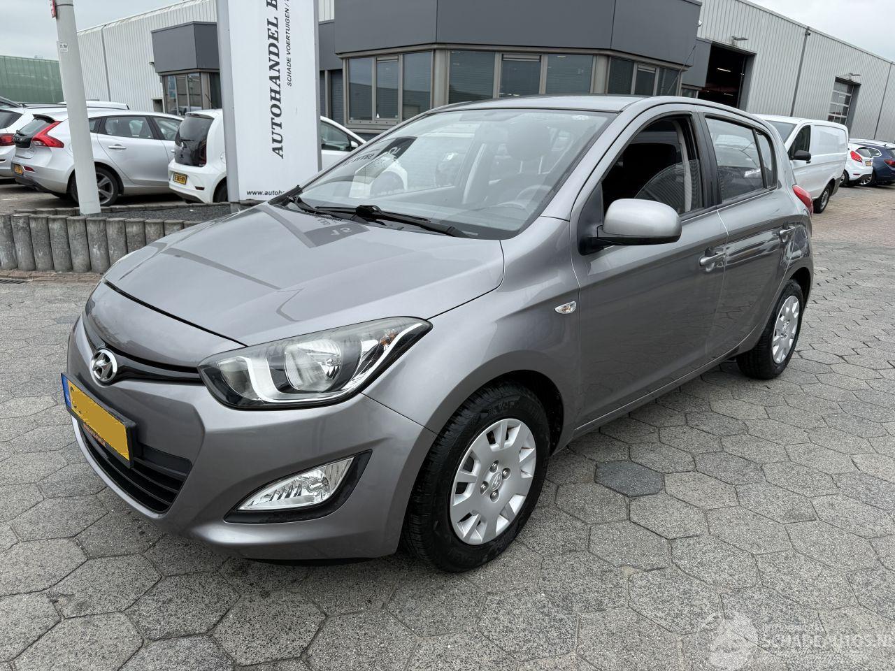 Hyundai I-20 1.2i First Edition