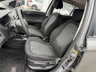 Hyundai I-20 1.2i First Edition picture 10