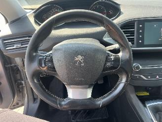 Peugeot 308 SW 1.6 BlueHDI Blue Lease Executive Pack picture 16