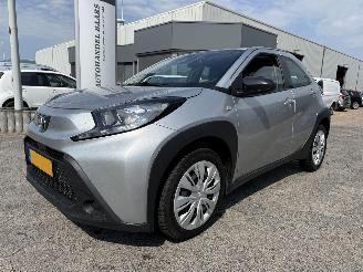 krockskadad bil auto Toyota Aygo X 1.0 VVT-i MT Play 2022/10