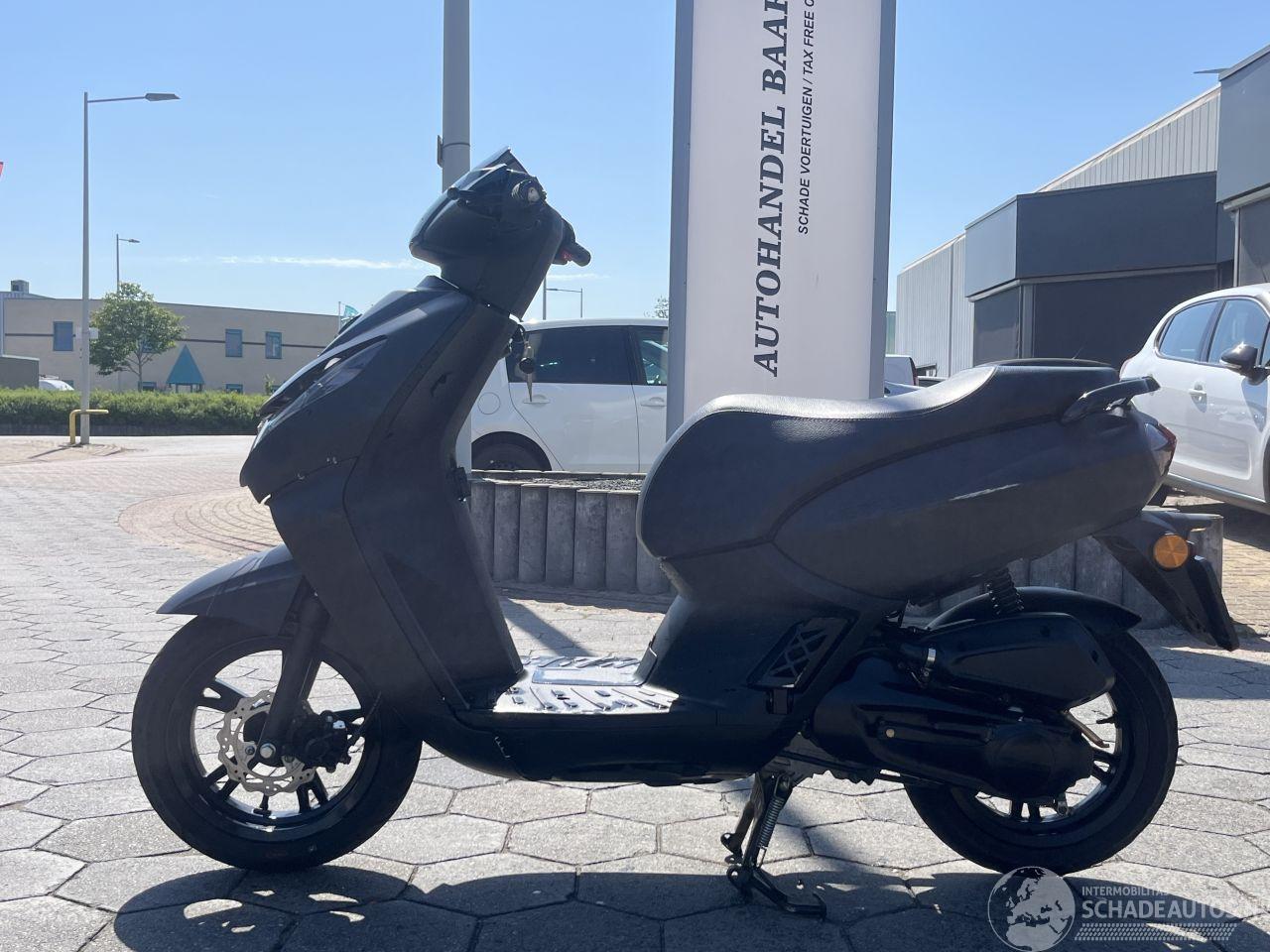 Peugeot  Kisbee