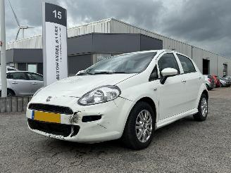 Schadeauto Fiat Punto 0.9 TwinAir Street 2015/10